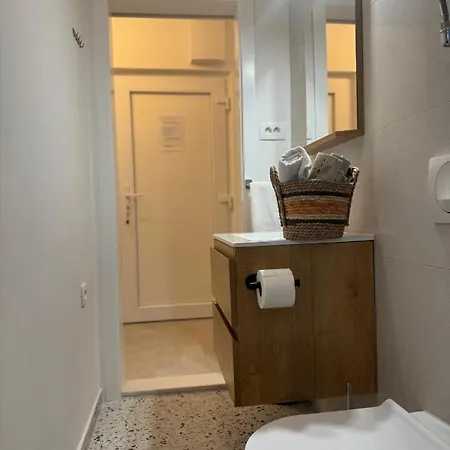 Ema Apartment